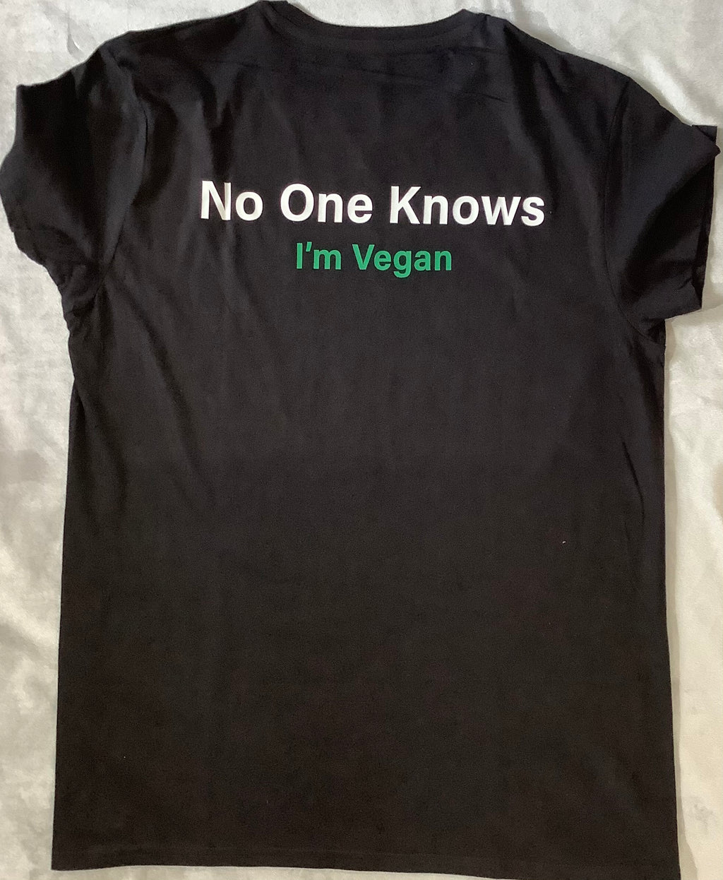 Vegan Muscle Organic T-Shirt – Logo Front, No One Knows Back
